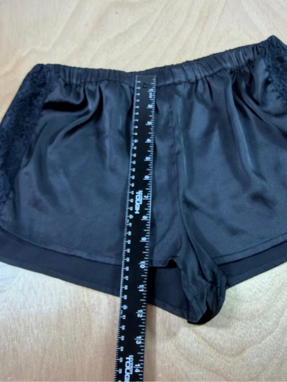 Boohoo Black Satin Lace-Panel Sleep Shorts - Picture 2 of 9